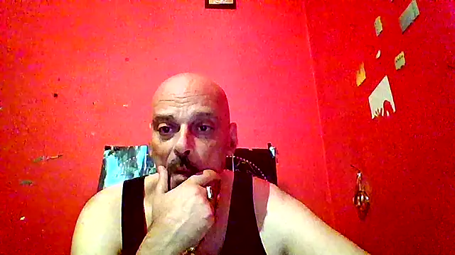 Snapshot of efthimis11 chatting on 05-31-26, 12:11 efthimis11 online show from 05-31-26, 12:11