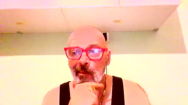 Snapshot of efthimis11 chatting on 05-30-26, 03:13 efthimis11 online show from 05-30-26, 03:13