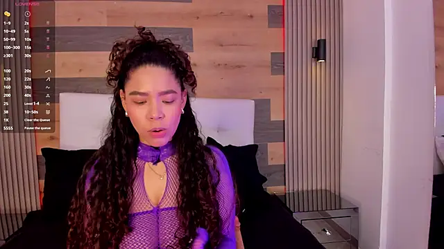 Snapshot of LarissaDesire chatting on 07-09-26, 11:42 LarissaDesire online show from 07-09-26, 11:42