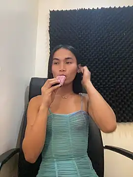 Snapshot of bigcock_janine chatting on 06-27-26, 11:16 bigcock janine online show from 06-27-26, 11:16