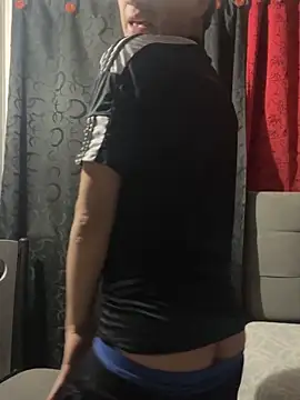 Snapshot of JULIANHOTSEX chatting on 06-02-26, 01:27 JULIANHOTSEX online show from 06-02-26, 01:27