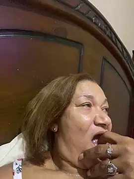 Snapshot of rosanna78322 chatting on 06-15-26, 02:56 rosanna78322 online show from 06-15-26, 02:56