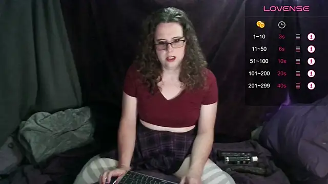 Snapshot of emilymts chatting on 07-13-26, 10:20 emilymts online show from 07-13-26, 10:20