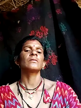 Snapshot of Cut_umang74 chatting on 07-04-26, 12:21 Cut umang74 online show from 07-04-26, 12:21