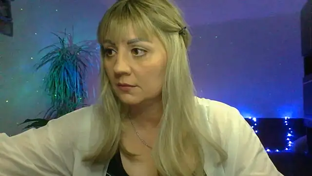 Snapshot of LunaaKiss chatting on 06-11-26, 07:55 LunaaKiss online show from 06-11-26, 07:55