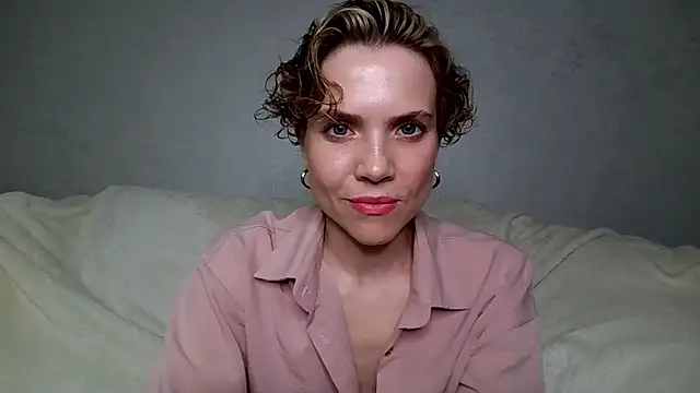 Snapshot of NatalieMoses chatting on 06-23-26, 07:45 NatalieMoses online show from 06-23-26, 07:45