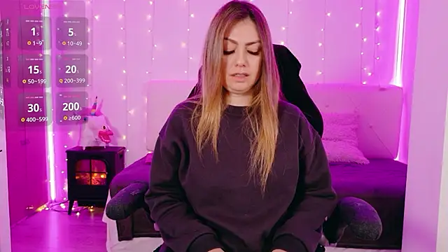 Snapshot of LindaWhite_ chatting on 02-15-26, 09:58 LindaWhite online show from 02-15-26, 09:58