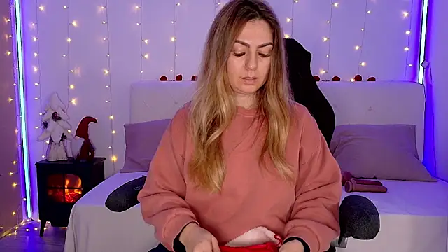 LindaWhite  online show from 12-15-25, 05:08