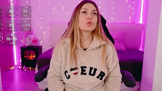 Snapshot of LindaWhite_ chatting on 02-13-26, 09:59 LindaWhite online show from 02-13-26, 09:59