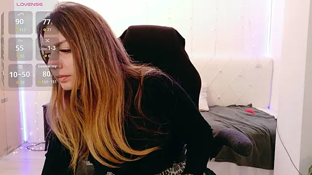 LindaWhite  online show from 03-26-26, 05:22