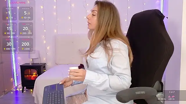 LindaWhite  online show from 01-15-26, 04:54