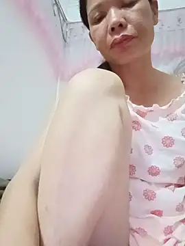 Snapshot of -Maya-a chatting on 06-18-26, 01:27 -Maya-a online show from 06-18-26, 01:27