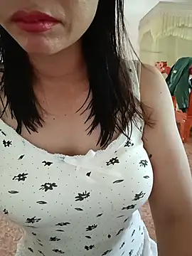 Snapshot of -Maya-a chatting on 07-14-26, 03:00 -Maya-a online show from 07-14-26, 03:00
