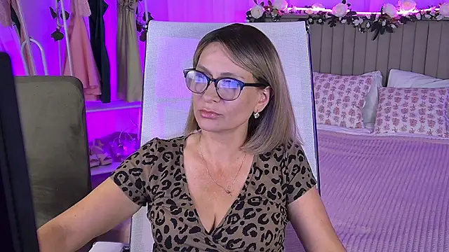 LioraVale online show from 07-10-26, 03:56