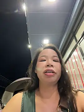 Snapshot of honghong_mother chatting on 07-15-26, 12:34 honghong mother online show from 07-15-26, 12:34