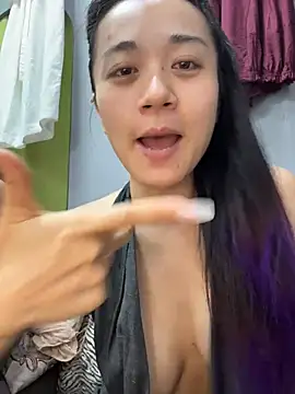 Snapshot of honghong_mother chatting on 07-17-26, 12:57 honghong mother online show from 07-17-26, 12:57