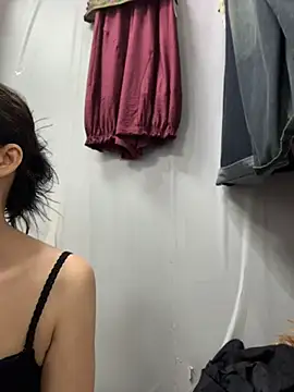 Snapshot of honghong_mother chatting on 07-15-26, 12:28 honghong mother online show from 07-15-26, 12:28