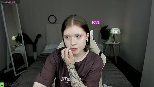 Snapshot of Kylie-Voss chatting on 07-08-26, 02:57 Kylie-Voss online show from 07-08-26, 02:57