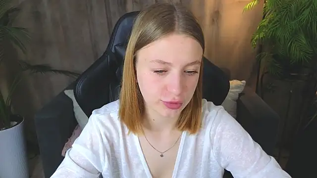 Snapshot of BeatriceLoven chatting on 06-27-26, 07:14 BeatriceLoven online show from 06-27-26, 07:14