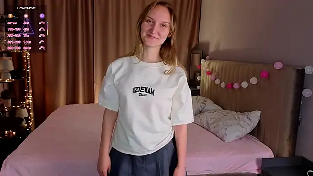 JenevaLitalien online show from 06-07-26, 06:24