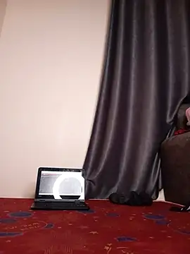 LaineOlives online show from 07-09-26, 03:40