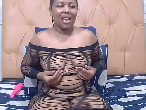 Mellowkittyyellow online show from 06-21-26, 06:57