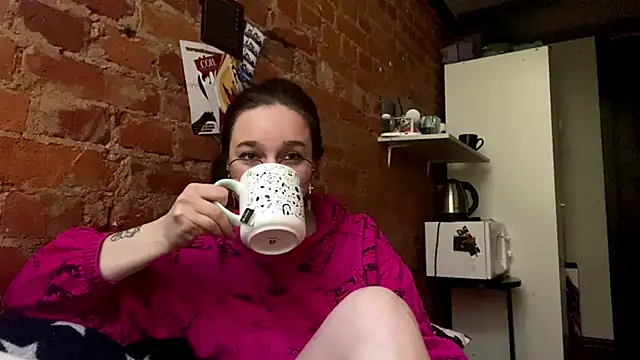 DaliLove online show from 05-30-26, 05:40