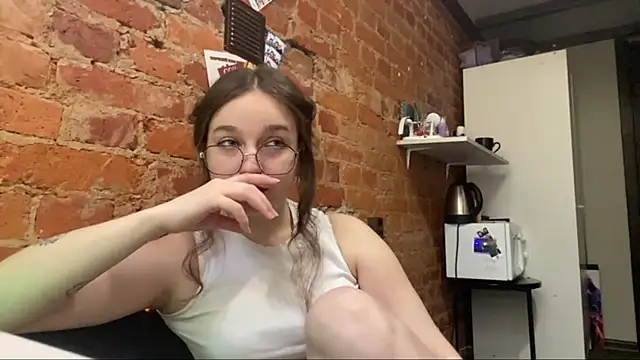 DaliLove online show from 05-31-26, 05:40