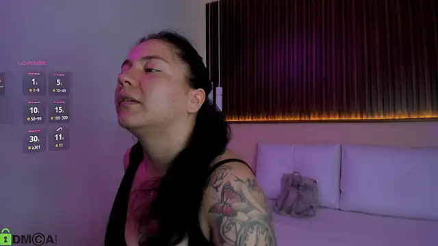 Snapshot of rebecaa_grey chatting on 07-18-26, 02:36 rebecaa grey online show from 07-18-26, 02:36