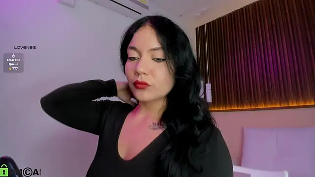 Snapshot of rebecaa_grey chatting on 06-12-26, 02:04 rebecaa grey online show from 06-12-26, 02:04