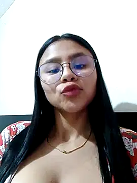 Snapshot of Sofielovee-01 chatting on 07-15-26, 02:18 Sofielovee-01 online show from 07-15-26, 02:18