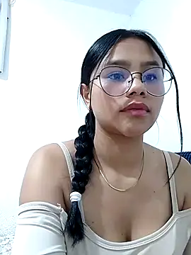 Snapshot of Sofielovee-01 chatting on 07-11-26, 12:55 Sofielovee-01 online show from 07-11-26, 12:55
