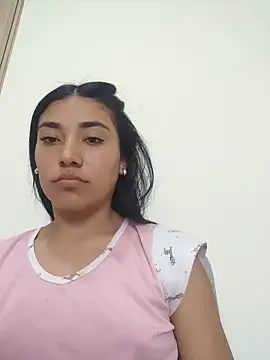 Snapshot of Amber-gold chatting on 06-01-26, 03:22 Amber-gold online show from 06-01-26, 03:22