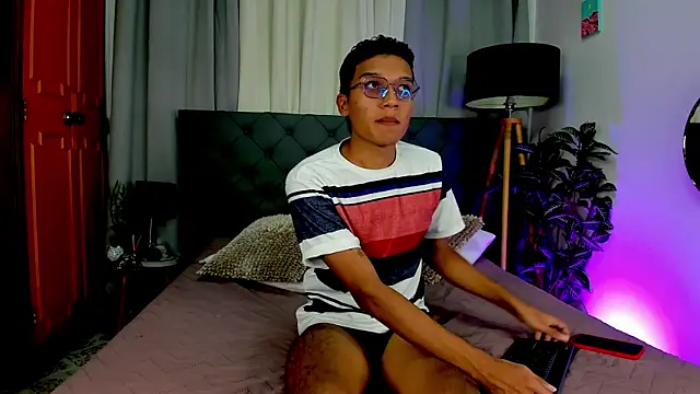 Camilo Santoss online show from 06-15-26, 03:18