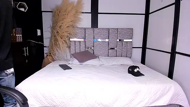 LucasJhonson  online show from 07-16-26, 05:59