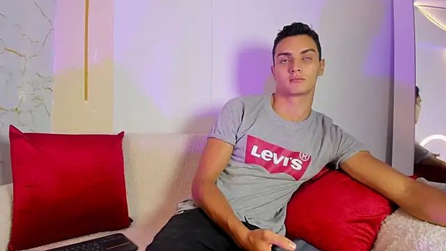 andrewevans46 online show from 06-02-26, 01:11