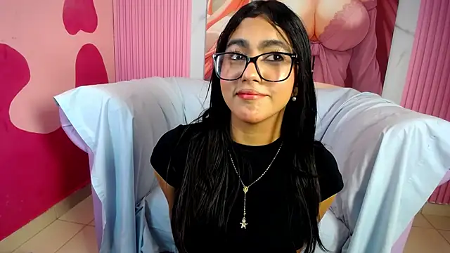 Holly Watson  online show from 07-03-26, 09:54