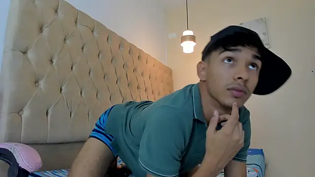 Snapshot of Samir_19XX chatting on 07-18-26, 02:53 Samir 19XX online show from 07-18-26, 02:53