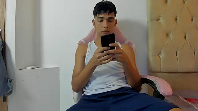 Snapshot of Samir_19XX chatting on 06-20-26, 03:11 Samir 19XX online show from 06-20-26, 03:11