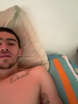 Snapshot of AngelRomero- chatting on 06-24-26, 04:05 AngelRomero- online show from 06-24-26, 04:05