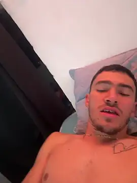 Snapshot of AngelRomero- chatting on 07-11-26, 04:40 AngelRomero- online show from 07-11-26, 04:40