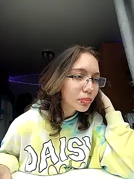 Snapshot of AliceCutness chatting on 06-11-26, 02:53 AliceCutness online show from 06-11-26, 02:53