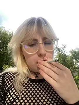 Snapshot of xp_blondie chatting on 06-14-26, 01:23 xp blondie online show from 06-14-26, 01:23