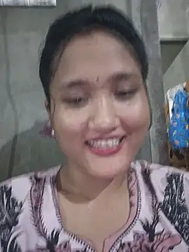 Snapshot of Red_Wine1 chatting on 05-30-26, 05:18 Red Wine1 online show from 05-30-26, 05:18