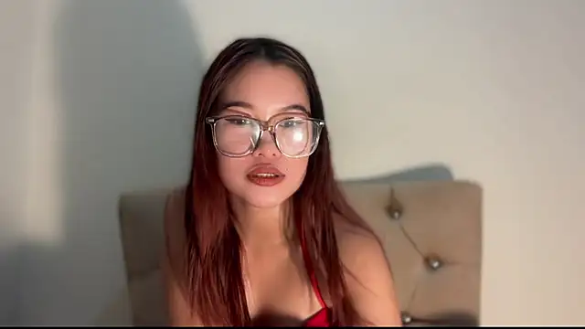 Snapshot of elonarae chatting on 06-23-26, 06:11 elonarae online show from 06-23-26, 06:11