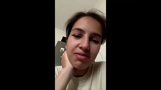 Snapshot of SindyKay chatting on 06-16-26, 05:18 SindyKay online show from 06-16-26, 05:18