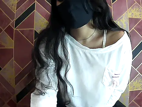 Hot-Roshni online show from 06-24-26, 07:01