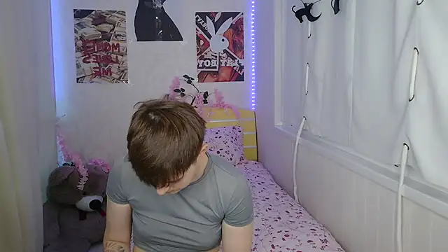 EmyHills online show from 06-20-26, 05:29
