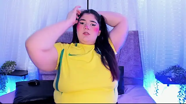 Emilie Jones online show from 06-19-26, 07:41