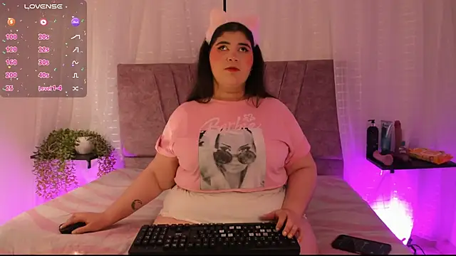 Emilie Jones online show from 07-11-26, 02:28